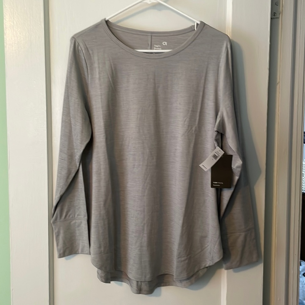 NWT GapFit long sleeve tee!